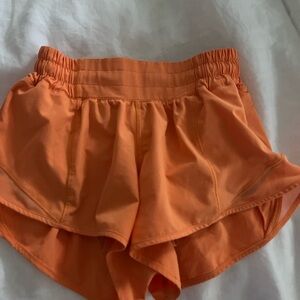 Lululemon hotty hot short 2.5